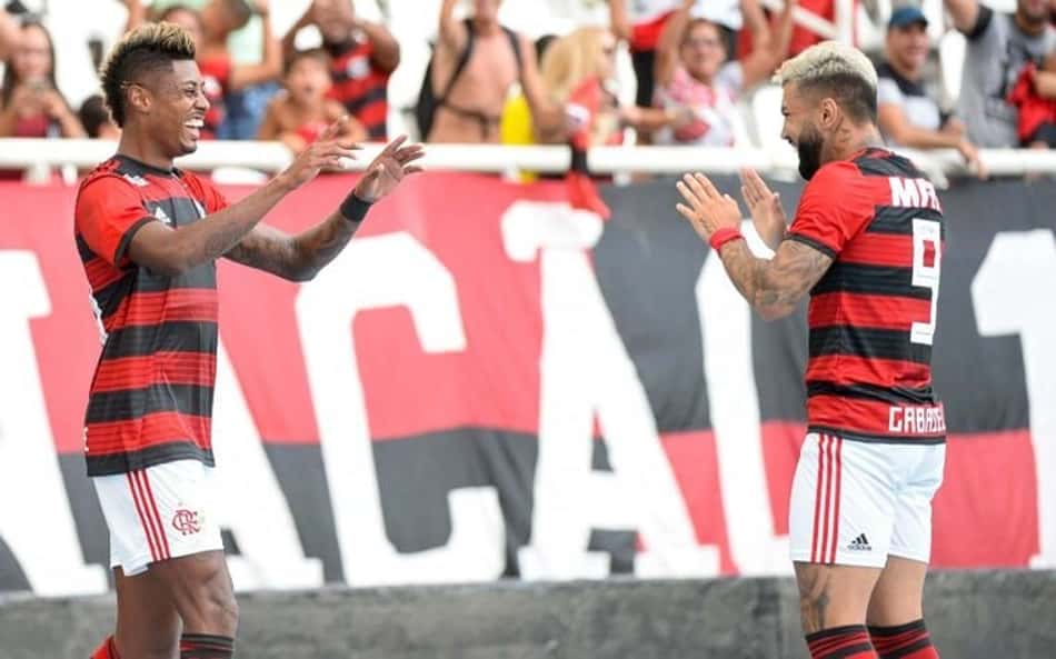Ídolos do Flamengo acumulam passagens pelo Santos; relembre