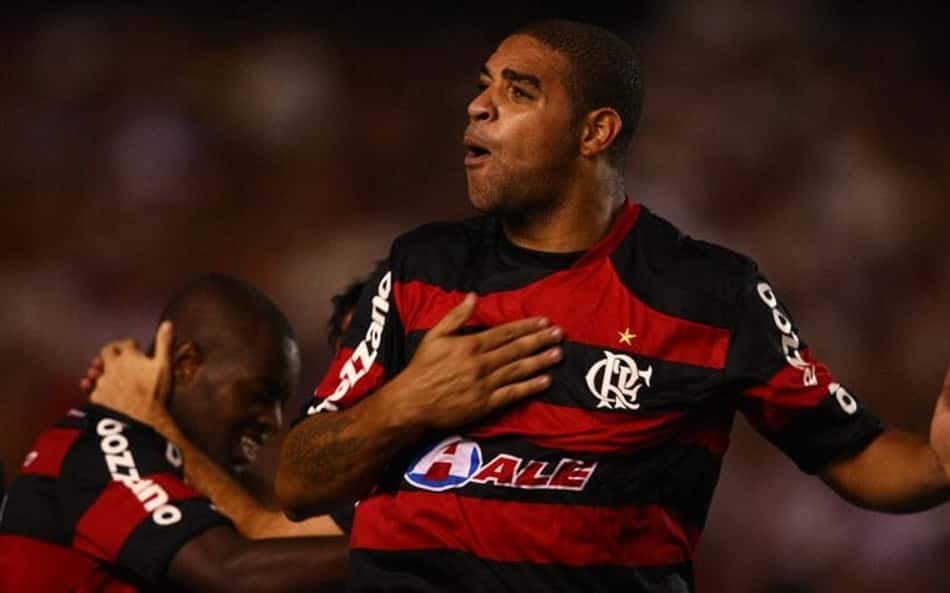 Flamengo 2 x 0 Fluminense no Brasileirão 2009; Imperador afunda rival na lanterna
