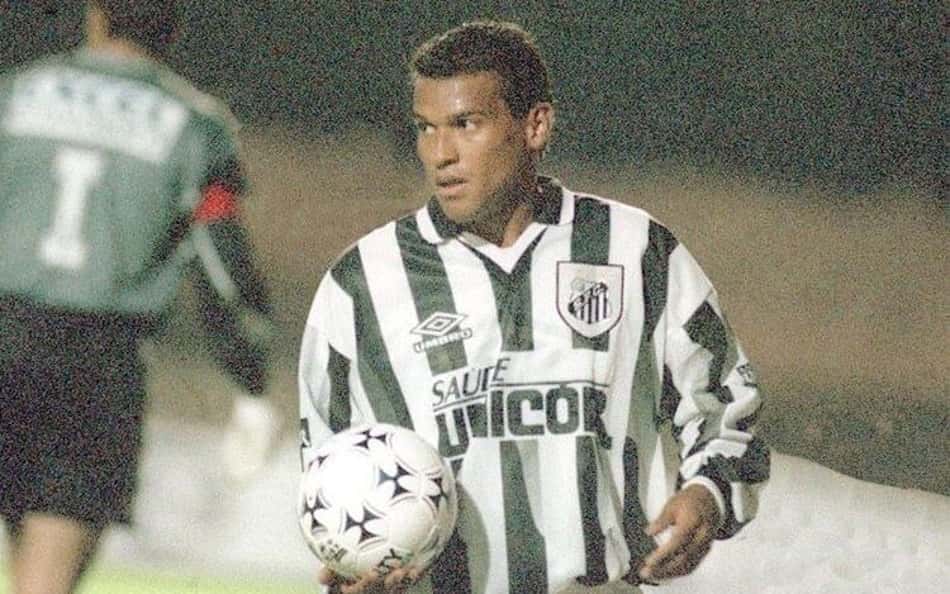 Santos 4 x 0 Internacional no Brasileirão 1997; show de Muller e Marcos Assunção na fase final