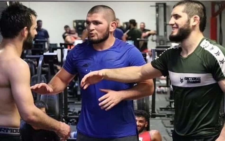 Khabib desdenha de Topuria e enaltece próximo rival de Makhachev