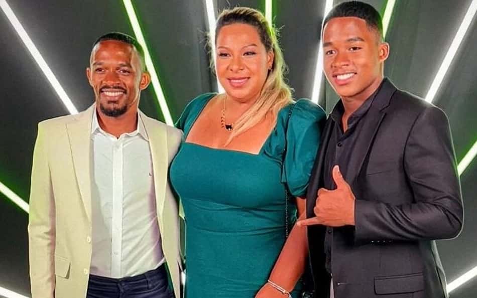 Pai de Endrick vive romance com modelo