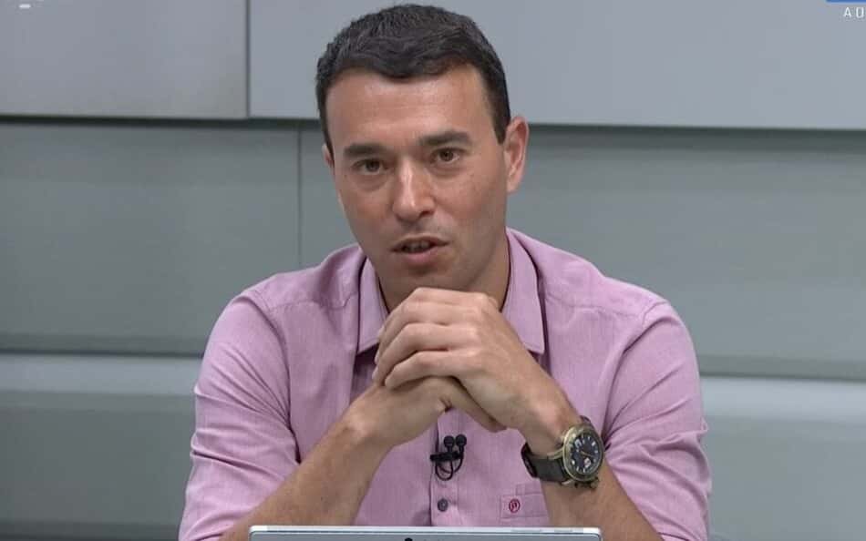 Rizek cita Ancelotti e analisa brasileiro em Chelsea x PSG: 'Abaixo'