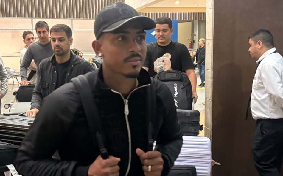 John Kennedy retorna ao Fluminense, revela nova postura e elogia Renato Gaúcho: "Vontade de trabalhar"