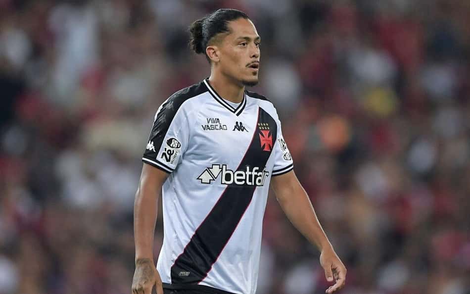 RJ – RIO DE JANEIRO – 02/15/2025 – CARIOCA 2025, FLAMENGO x VASCO – Vasco player Lemos during the match against Flamengo at the Maracana stadium for the 2025 Carioca championship. Photo: Thiago Ribeiro/AGIF (via AP)