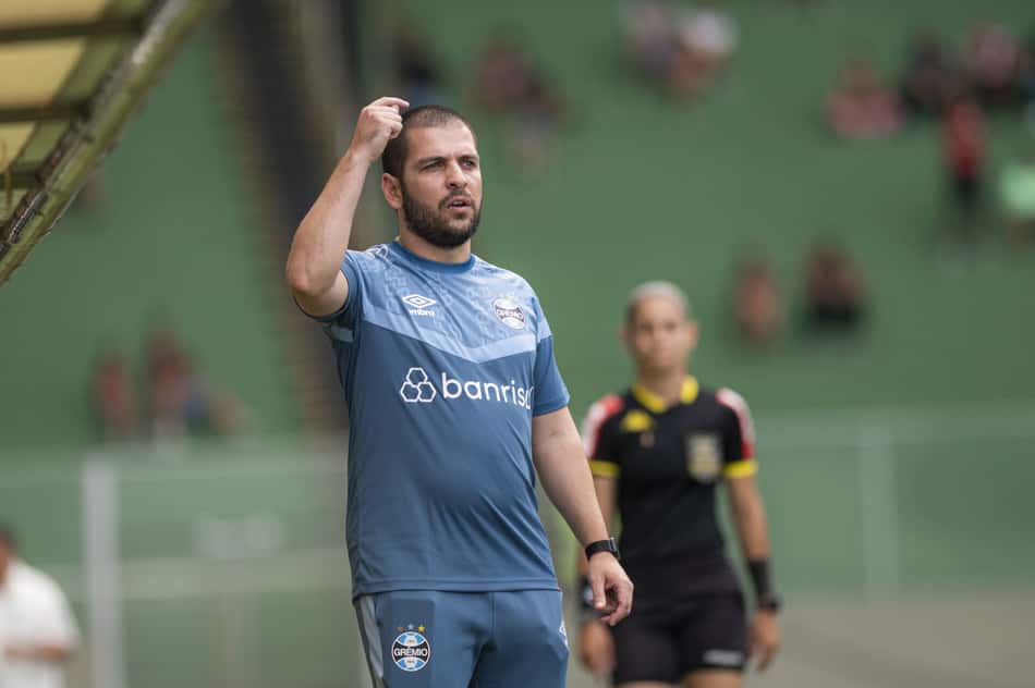 Rubens Franco, do Grêmio, comanda Seleção Feminina Sub-15. (Foto: Alessandra Torres | Staff Images Woman | CBF)