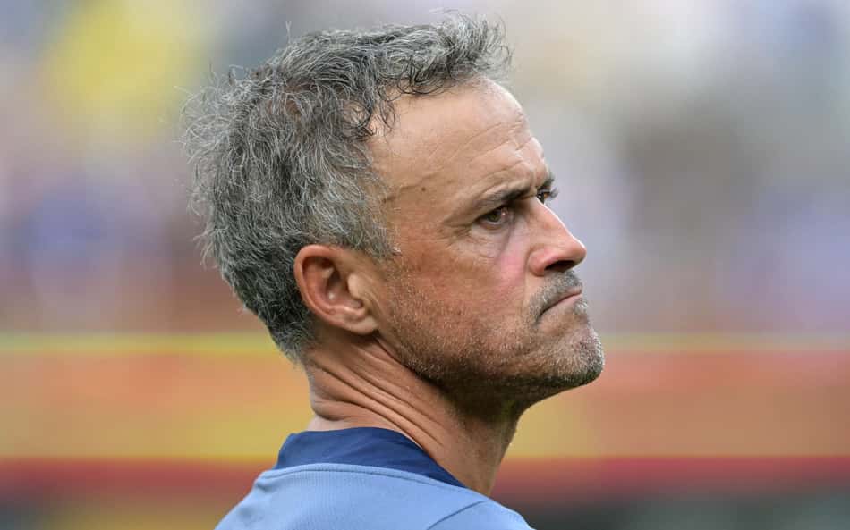 PSG prepara barca de oito jogadores para a próxima temporada