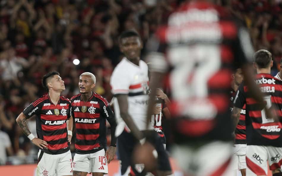 Sem Pedro, Luiz Araújo chama a responsabilidade no ataque do Flamengo; teve lei do ex