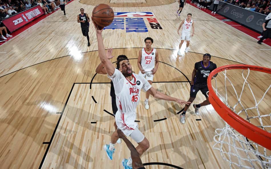 Mãozinha é destaque do Bulls em jogo da Summer League; veja vídeo