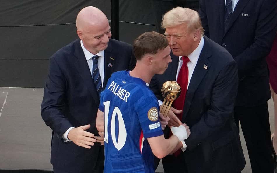 Leitura labial revela conversa de jogadores do Chelsea com Donald Trump