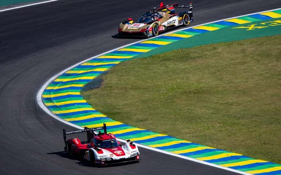 Disputa entre Porsche e Cadillac marcou a primeira metade das 6H de São Paulo (Foto: Julien Delfosse / DPPI)