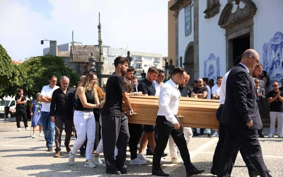 Rúben Neves deixa os EUA e viaja para se despedir de Diojo Jota, em Portugal