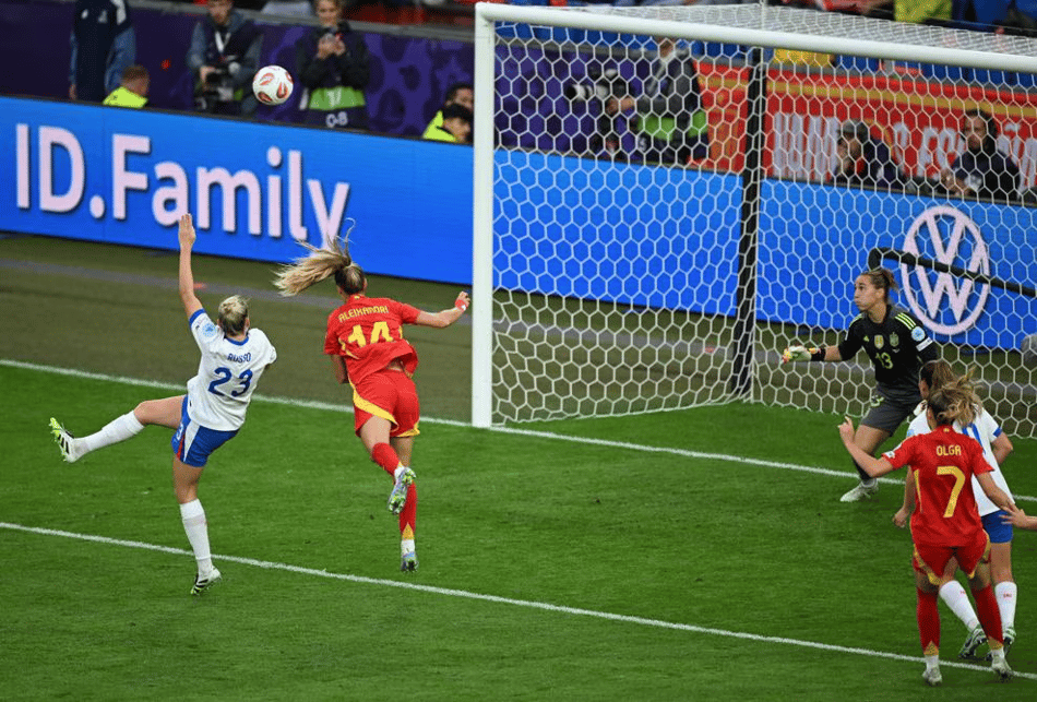 Russo garante empate inglês na final da Eurocopa Feminina. (Foto: UEFA/Divulgação)