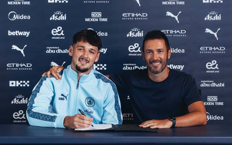 Manchester City anuncia reforço para disputar posição com jogador da Seleção