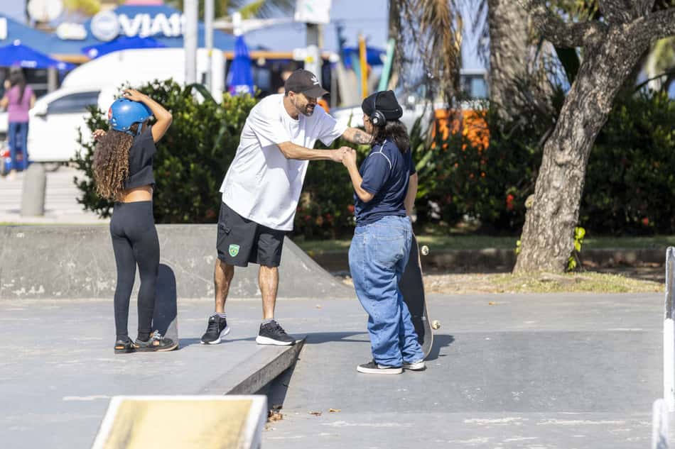 Treinamento da Confederação de skate na Praça Duó (Foto: Julio Detefon / CBSk)