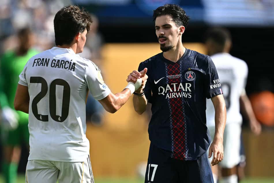 Vitinha cumprimenta Fran García após PSG x Real Madrid