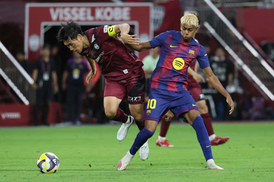 FBL-JPN-ESP-BARCELONA-KOBE
