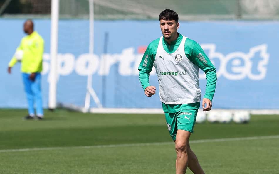 Veiga desfalca Palmeiras em treino e vira dúvida para Libertadores; veja provável escalação