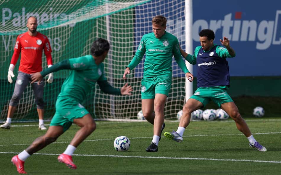 Palmeiras retorna aos treinos após goleada na Libertadores e atualiza quadro de lesionados