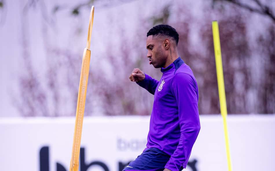 Corinthians apresenta Vitinho nesta quarta no CT Joaquim Grava