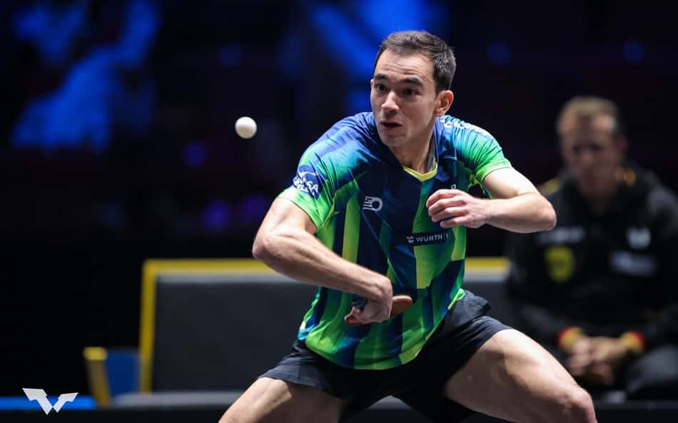 Hugo Calderano na derrota para o alemão Benedikt Duda na Suécia (Foto:WTT/Divulgação)