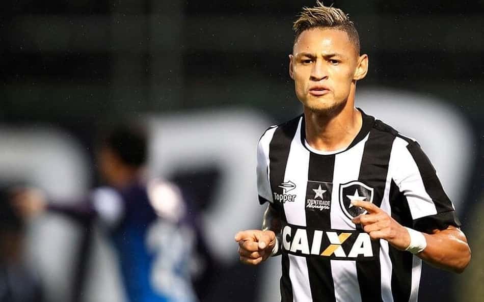 Botafogo 3 x 1 Palmeiras no Brasileirão 2016; Neilton faz dois golaços e desbanca líder