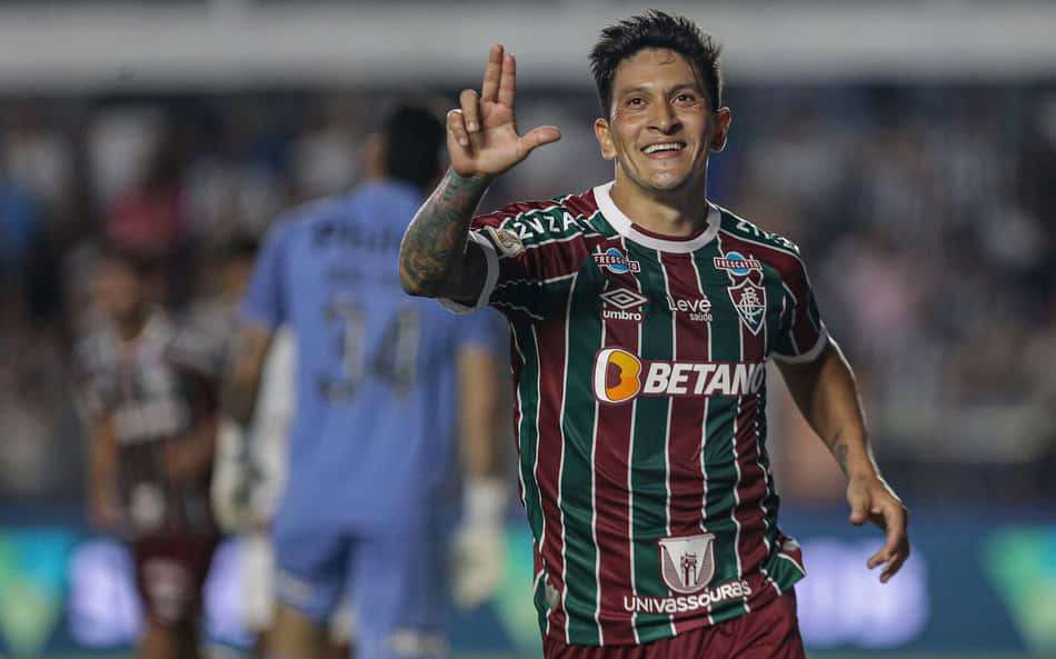 Santos 0 x 3 Fluminense no Brasileirão 2023; time de Diniz põe Peixe na roda