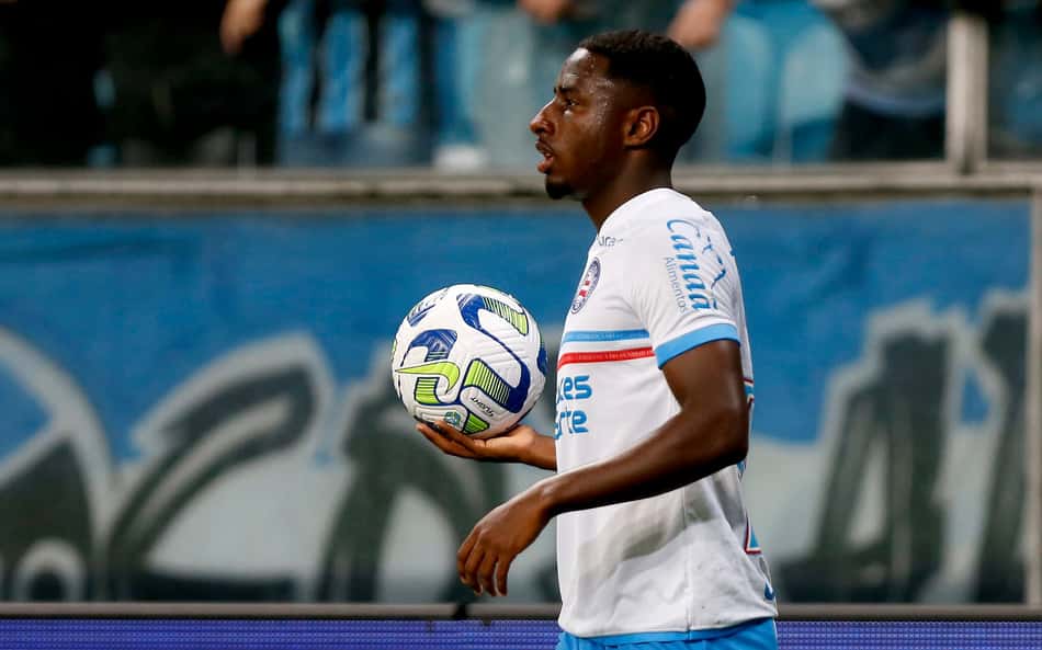 Bahia comunica saída de lateral para o futebol português