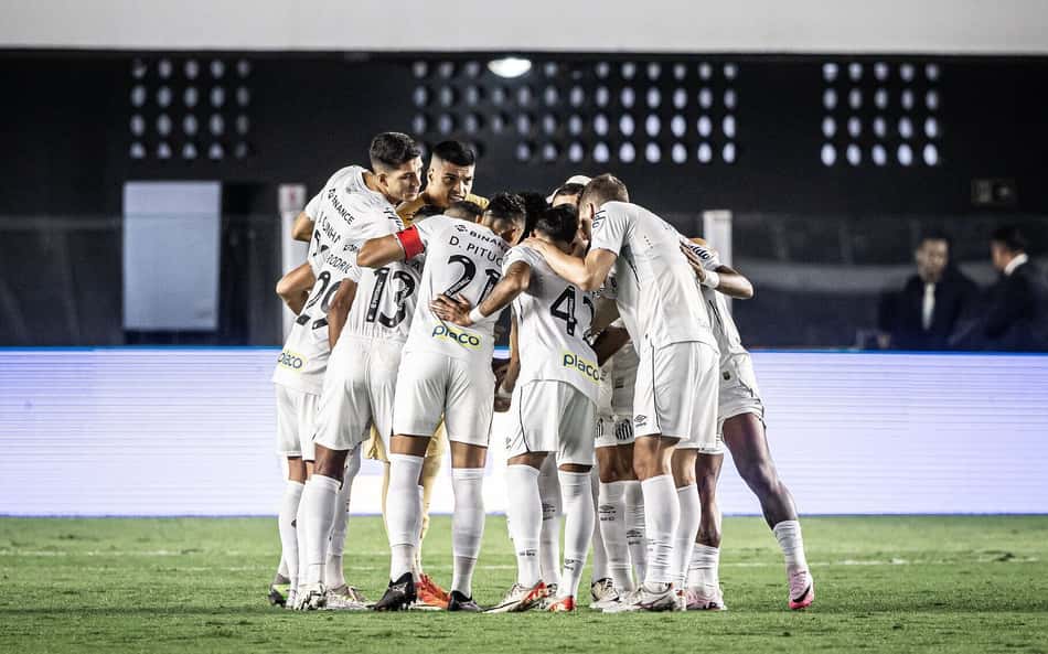 Santos acerta rescisão de contrato com lateral Rodrigo Ferreira