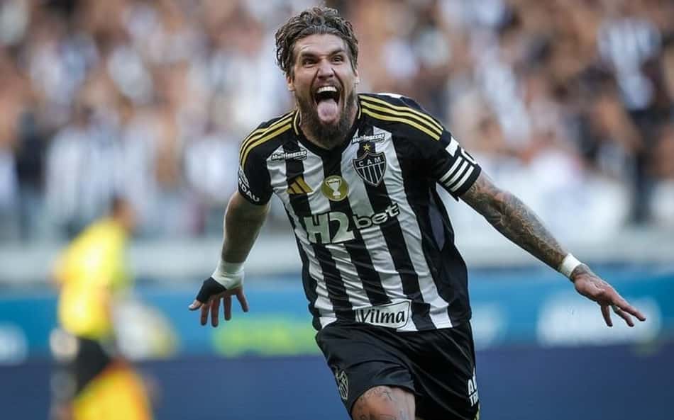 Lyanco aparece com 'galo' na cabeça em publicação nas redes sociais; veja