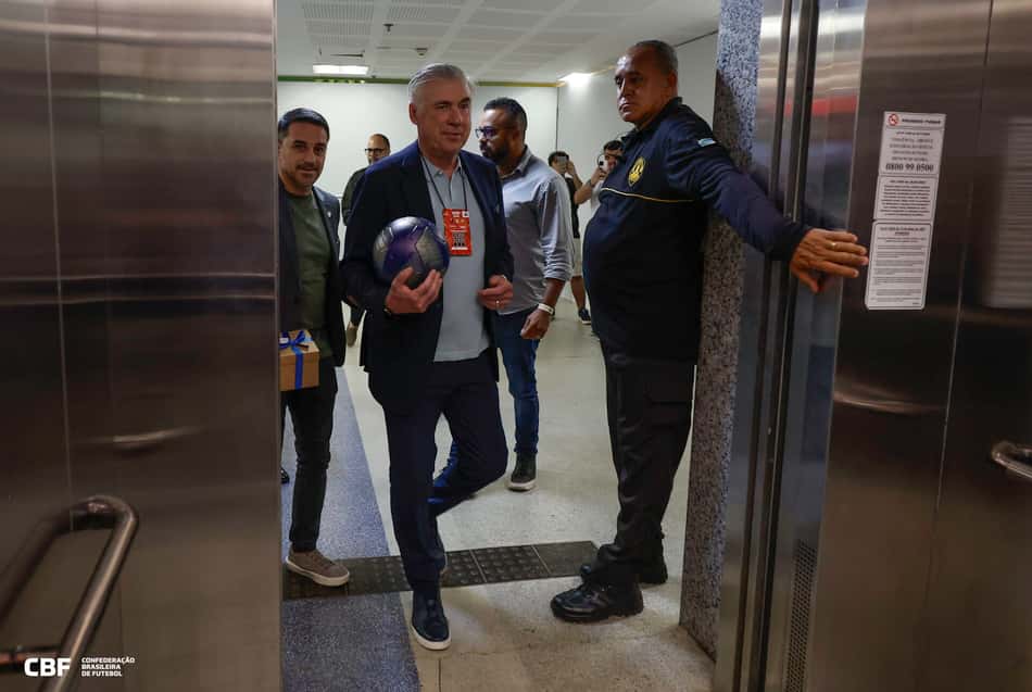 Ancelotti na Neo Química Arena (Foto: Rafael Ribeiro / CBF)