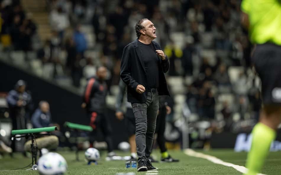 Cuca comemora marca no Atlético-MG e projeta jogo contra o Flamengo