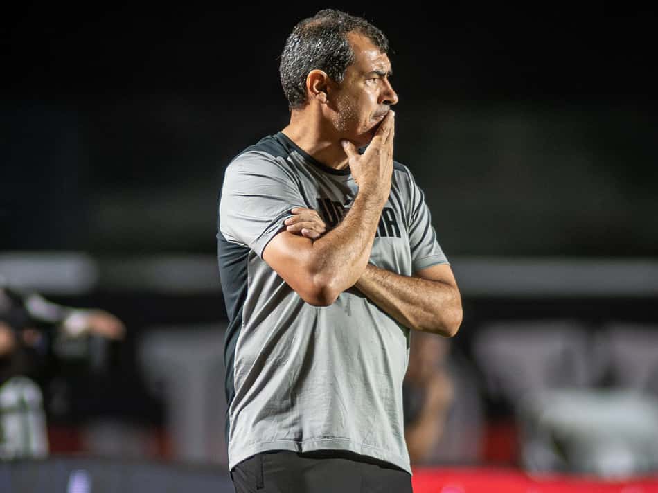 Carille comanda o Vitória contra o Sport (Foto: Victor Ferreira / EC Vitória)
