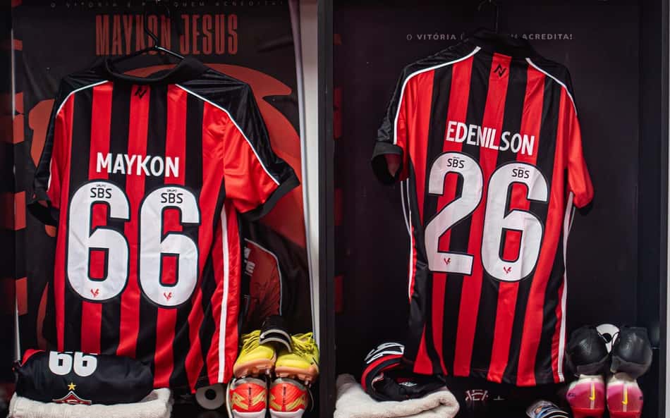 Vitória tem escalação com improviso e estreia diante do São Paulo