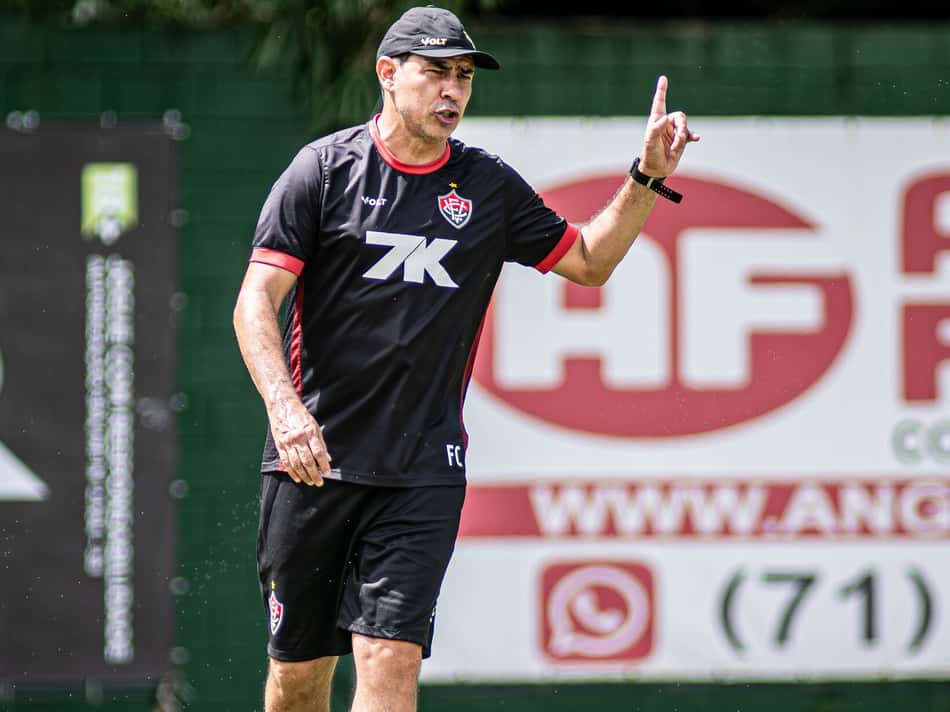 Fábio Carille comanda treino do Vitória (Foto: Victor Ferreira / EC Vitória)