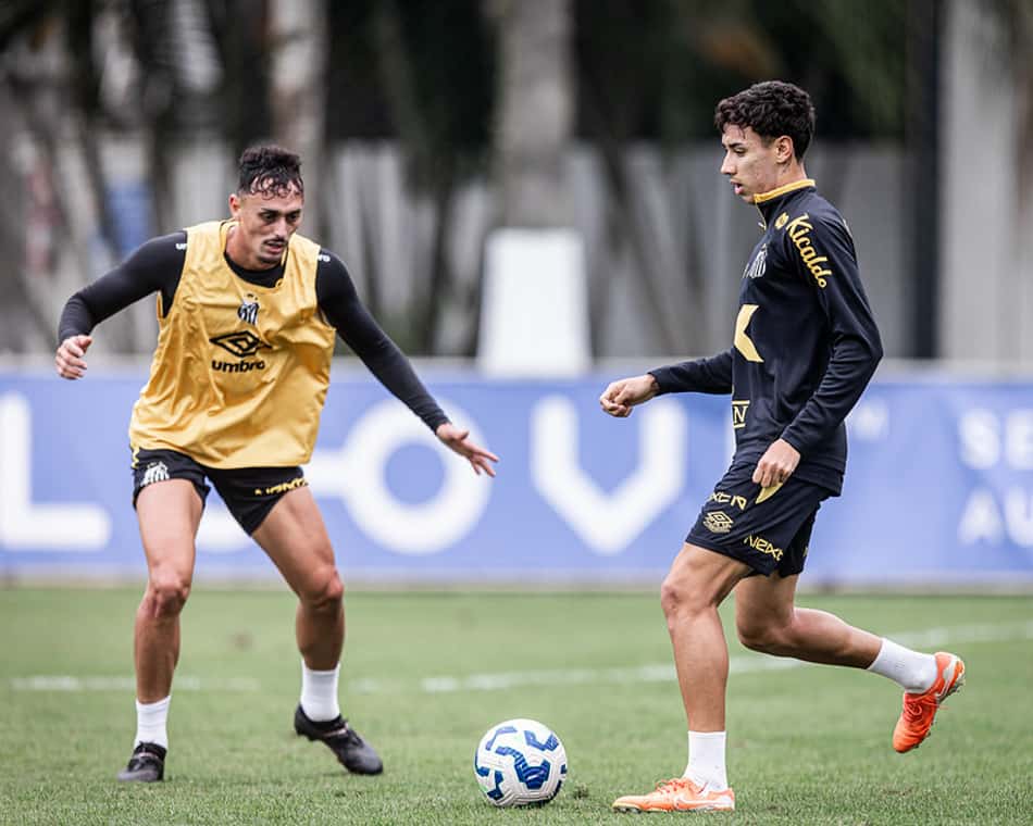 Gabriel Bontempo treina ao lado de Diego Pituca, que se despediu recentemente do clube. (Foto: Raul Baretta)