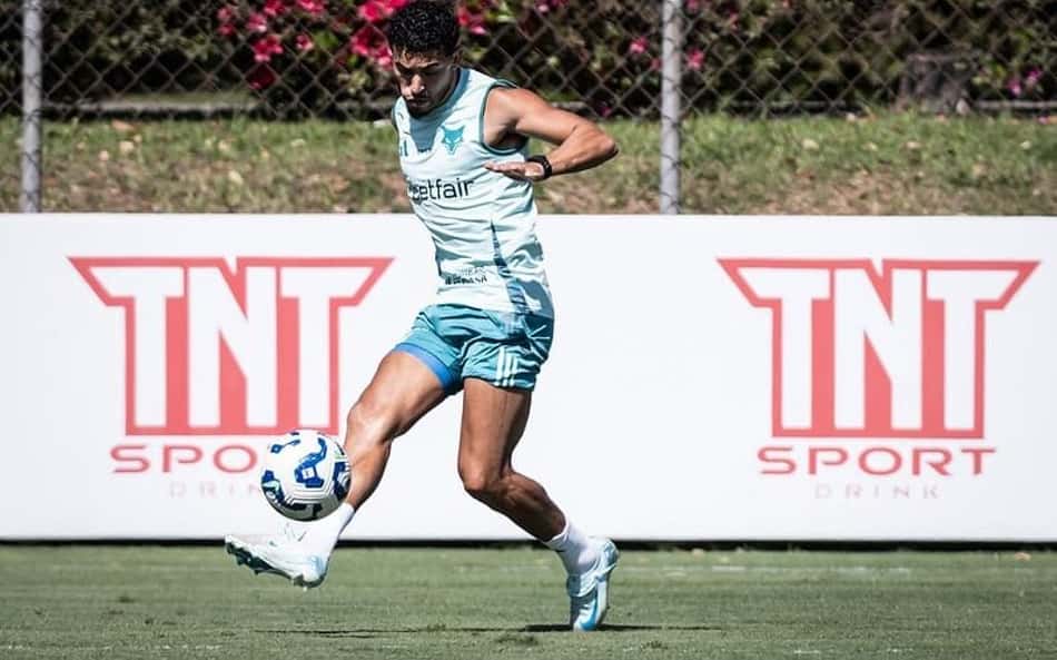 William é a novidade em treino do Cruzeiro nesta quarta-feira (20)