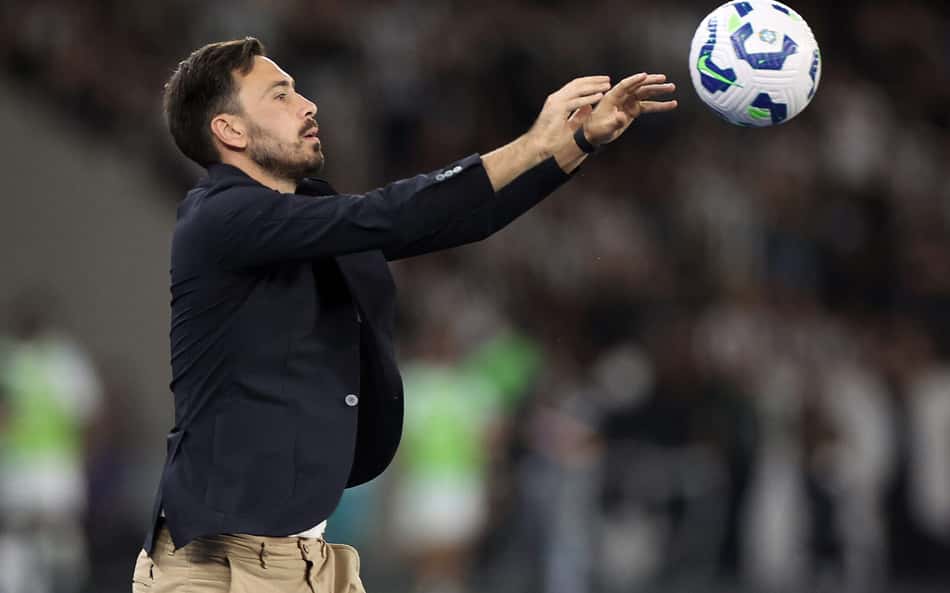 Davide Ancelotti confirma titularidade de John no Botafogo: 'Até que esteja disponível'