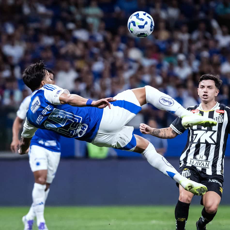 Atacante Kaio Jorge, do Cruzeiro, em jogo contra o Santos (Foto: Gustavo Aleixo/Cruzeiro)
