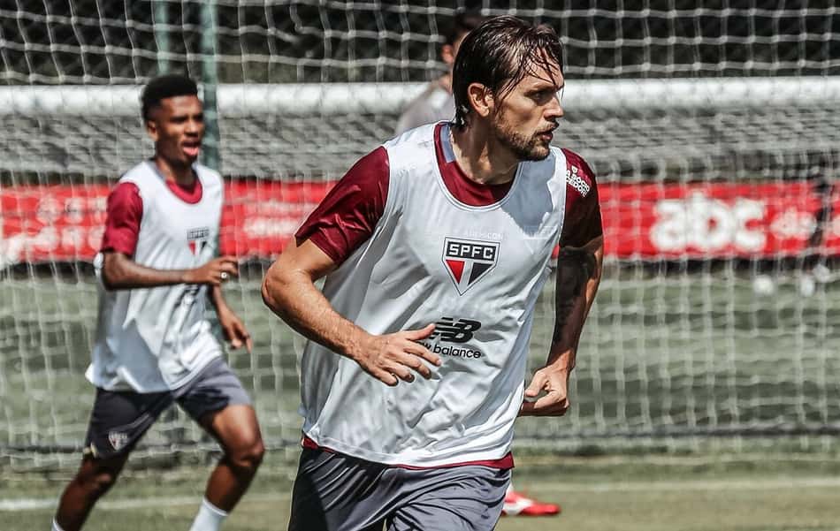 São Paulo inicia preparação para Libertadores e reforço faz primeiro treino com elenco