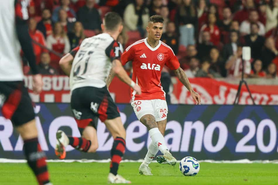 Richard, volante do Internacional