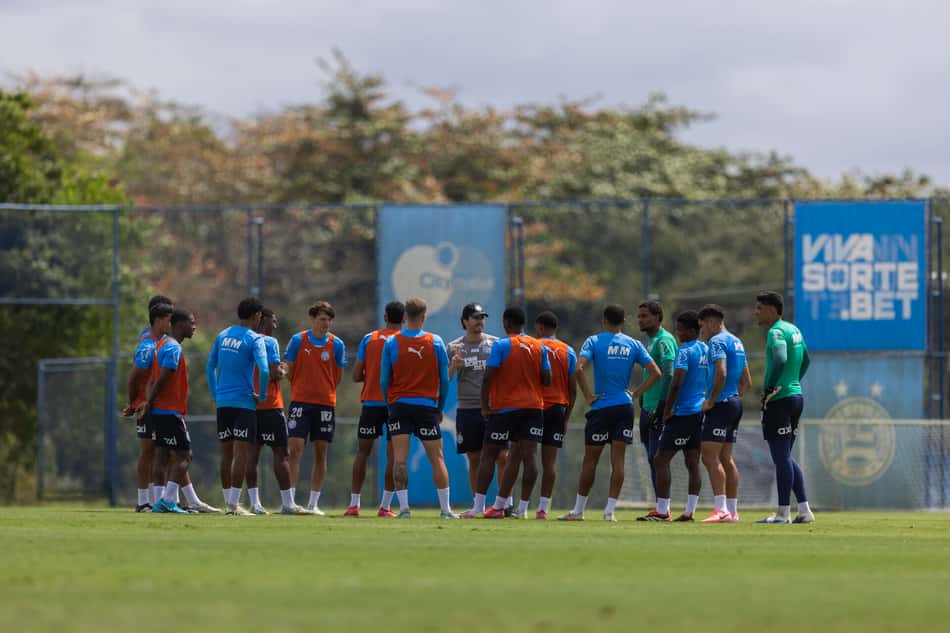 Elenco do Bahia antes de treino (Foto: Rafael Rodrigues / EC Bahia)