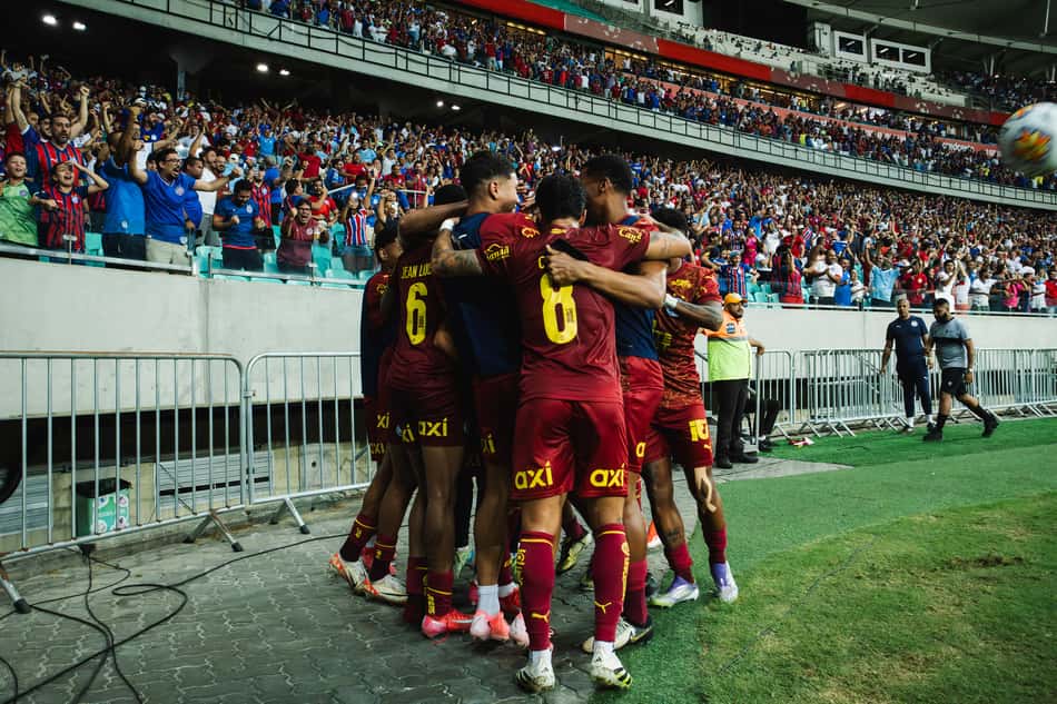 Jogadores do Bahia comemoram gol contra o Ceará na Arena Fonte Nova (Foto: Letícia Martins / EC Bahia)