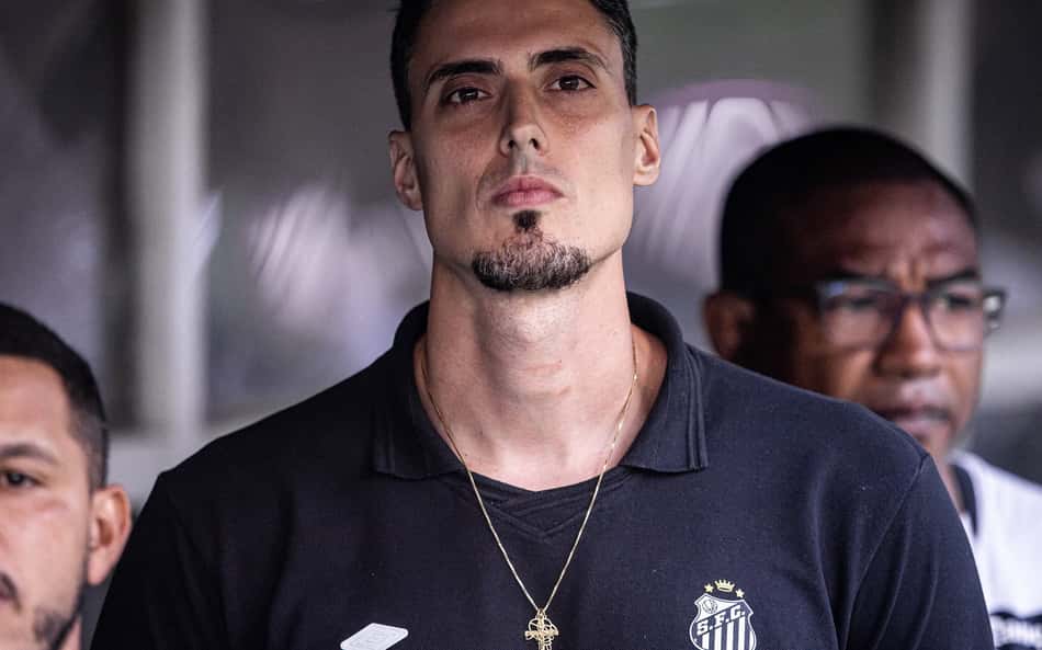 Auxiliar do Santos evita falar sobre situação de Neymar após derrota: 'Não é comigo'