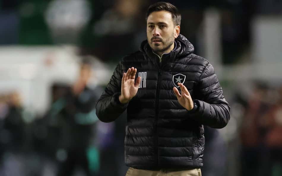 Davide valoriza vitória do Botafogo após eliminação: 'Semana difícil'