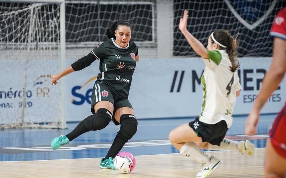 Goleira Lina Pérez foi um dos destaques da Juventas na vitória na estreia na Copa Mundo do Futsal (Divulgação)