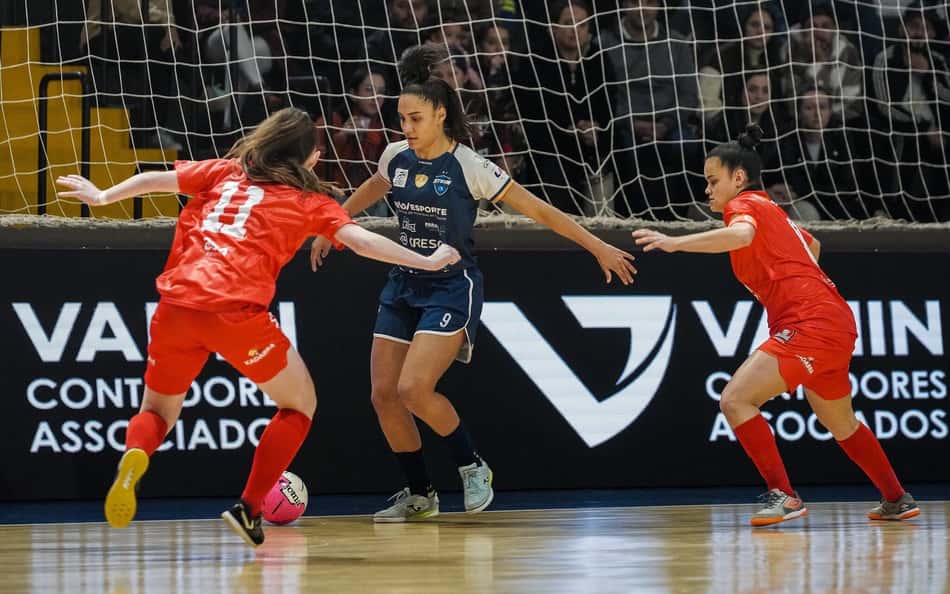 Brasileiras vencem colombianas na Copa Mundo do Futsal; Lance! transmitiu