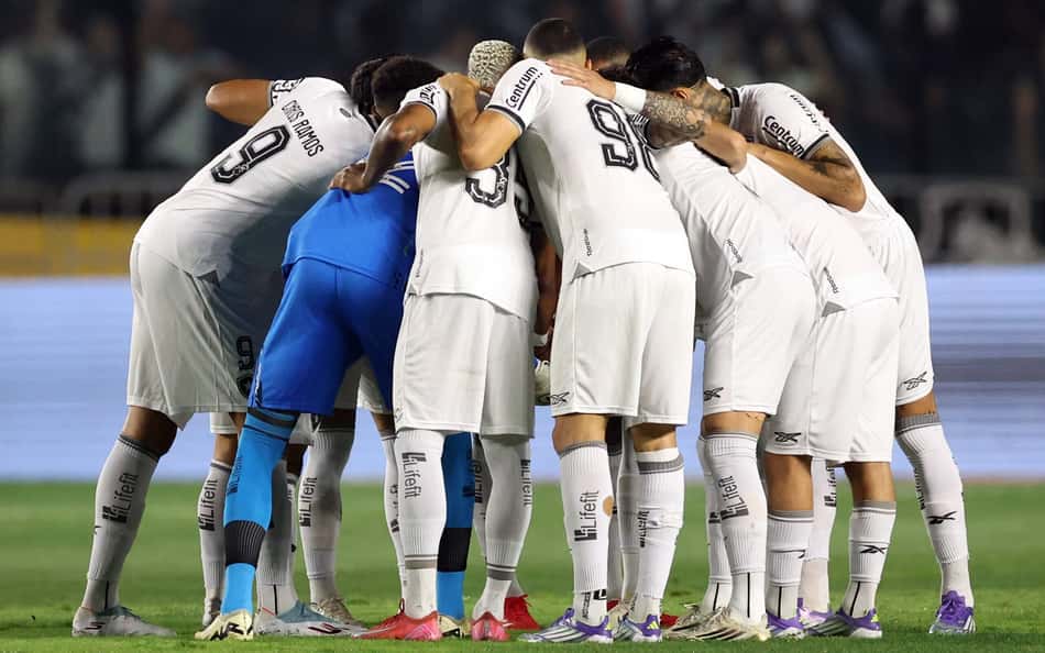 Botafogo escancara dificuldade sem a bola e vai mal contra o Vasco