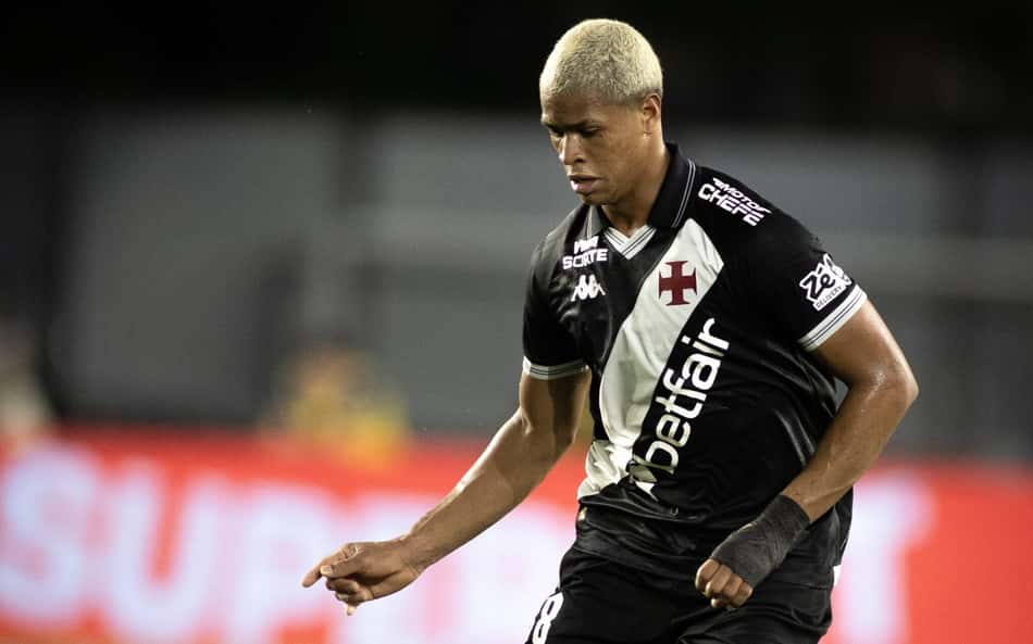 Entenda por que o Vasco não pagou multa para antecipar retorno de Barros