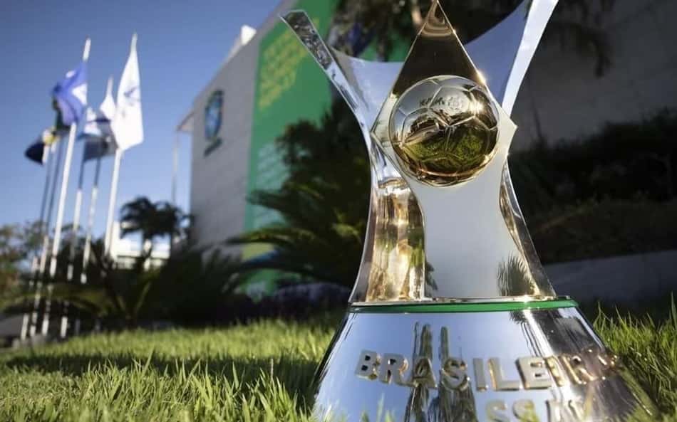 Vidente faz alerta para duelo entre gigantes no Brasileirão: 'Estar atento'