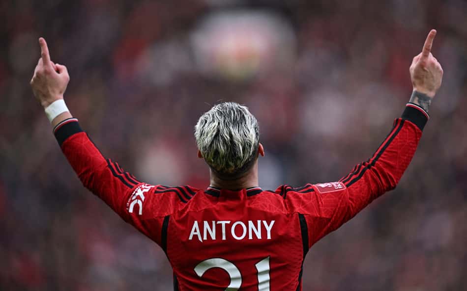 Benfica busca contratação de Antony junto ao Manchester United